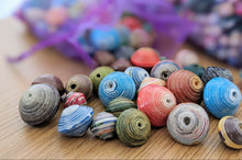 Lade das Bild in den Galerie-Viewer, Papierperlenpearlsofafrica