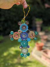 Lade das Bild in den Galerie-Viewer, Kreuz aus Recyclingpapier