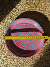 Lade das Bild in den Galerie-Viewer, Funky Teller aus Papier