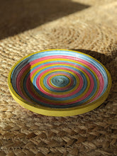 Lade das Bild in den Galerie-Viewer, Funky Teller aus Papier