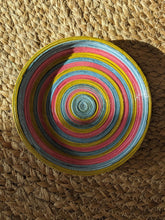 Lade das Bild in den Galerie-Viewer, Funky Teller aus Papier