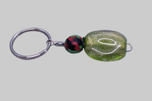 Lade das Bild in den Galerie-Viewer, AfrikanischeSchluesselanhaenger1BijouxPearlsofAfrica