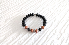 Lade das Bild in den Galerie-Viewer, Herrenarmband „LEON“ – Schwarz-Braun & fair