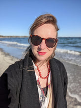 Lade das Bild in den Galerie-Viewer, Kurze Halskette mit Papierperlen "Banda" - Auch für Kinder geeignet