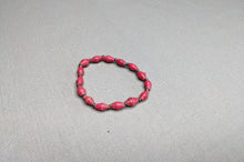 Lade das Bild in den Galerie-Viewer, Kinderarmband aus Papierperlen Pink Pearls of Africa
