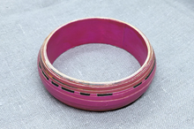 Lade das Bild in den Galerie-Viewer, Armreif „Little Miriam Makeba“ – Recyclingpapier & Statement