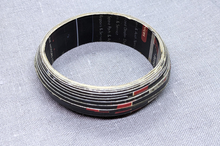 Lade das Bild in den Galerie-Viewer, Armreif „Little Miriam Makeba“ – Recyclingpapier & Statement