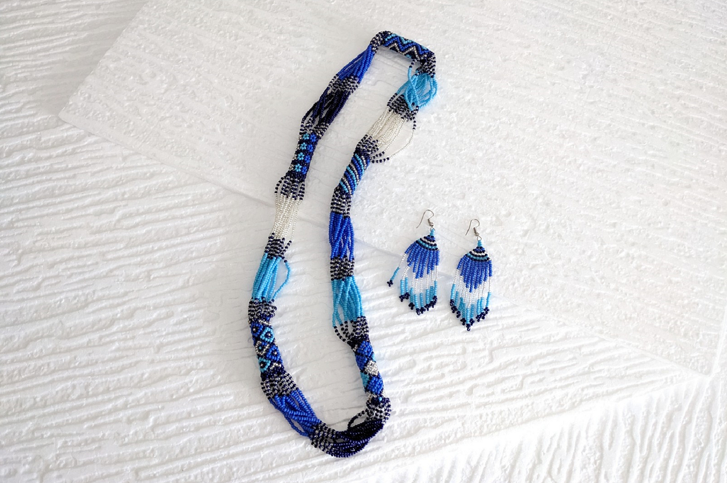 Massai Schmuck Set Blau-Weiß - Perlenkette & Ohrringe 