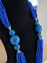 Lade das Bild in den Galerie-Viewer, Opulente Halskette aus afrikanischen Glasperlen