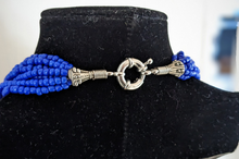 Lade das Bild in den Galerie-Viewer, Opulente Halskette aus afrikanischen Glasperlen