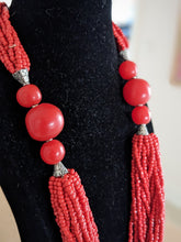 Lade das Bild in den Galerie-Viewer, Opulente Halskette aus afrikanischen Glasperlen