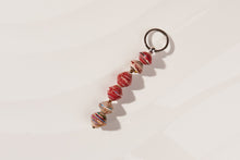 Lade das Bild in den Galerie-Viewer, Schlüsselanhänger aus Papierperlen "Kumasi"