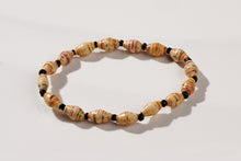 Lade das Bild in den Galerie-Viewer, Beiges Papierperlenarmband Acholi mit kleinen feinen Papierperlen
