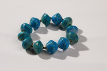 Lade das Bild in den Galerie-Viewer, Perlenarmband Mara Petrol Pearls of Africa