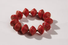 Lade das Bild in den Galerie-Viewer, Rotes Armband Mara mit großen Papierperlen