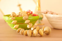 Lade das Bild in den Galerie-Viewer, Kleine Dekoschale „Njinja“ – handgemacht aus Recyclingpapier