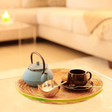 Lade das Bild in den Galerie-Viewer, Dekotablett Kampala L aus Recyclingpapier mit Kaffeeservice im Wohnzimmer