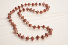 Lade das Bild in den Galerie-Viewer, Lange Kette mit Papierperlen "Acholi Coco"