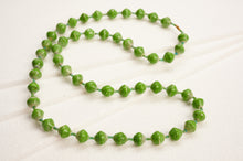 Lade das Bild in den Galerie-Viewer, Lange Kette mit Papierperlen "Acholi Coco"