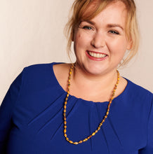 Lade das Bild in den Galerie-Viewer, Lange, feine Kette mit Papierperlen "Acholi Malaika"
