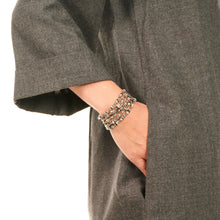 Lade das Bild in den Galerie-Viewer, Lange, feine Kette mit Papierperlen "Acholi Malaika"