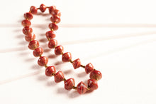 Lade das Bild in den Galerie-Viewer, Papierperlenkette "Acholi Shorty"