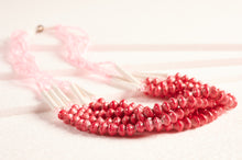 Lade das Bild in den Galerie-Viewer, Stylische Perlenkette mit Papierperlen "Little Sister Act"