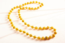 Lade das Bild in den Galerie-Viewer, Schicke, lange Kette aus Papierperlen "Saint Tropez"