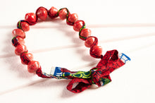 Lade das Bild in den Galerie-Viewer, Handgemachte Statement-Kette „Songky Cloth“ – afrikanische Papierperlen & Stoff