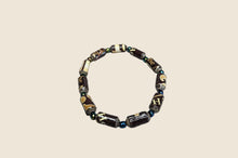 Load image into Gallery viewer, Braunes Armband aus zylinderförmigen Papierperlen Kribi Pearls of Africa