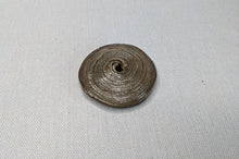 Lade das Bild in den Galerie-Viewer, Dunkler Deko-Anhänger ohne Band Pearls of Africa