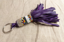 Lade das Bild in den Galerie-Viewer, Schlüsselanhänger mit Massai Perlen "Namibia"