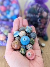 Lade das Bild in den Galerie-Viewer, Papierperlenpearlsofafrica
