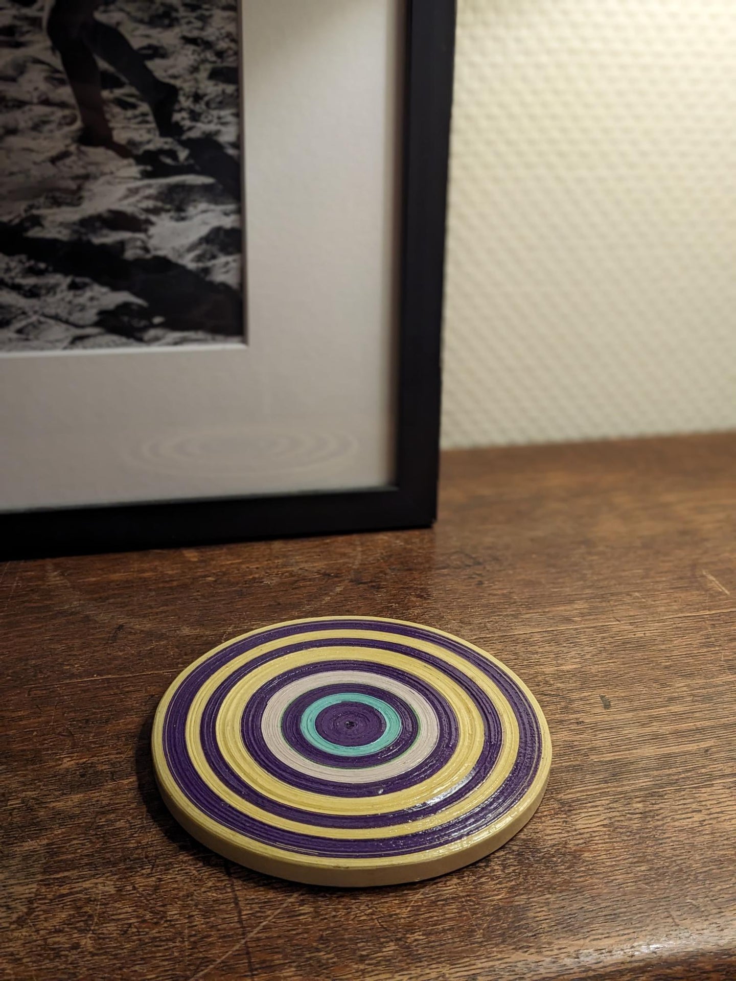 Small decorative tray made of recycled paper 