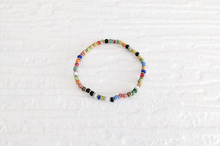 Load image into Gallery viewer, Maasai jewelry set - pearl necklace with matching earrings &quot;Saba Long&quot; - single item
