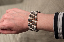 Load image into Gallery viewer, *New* African beaded bracelet made of fine, round paper beads &quot;Mitsou&quot; black/white
