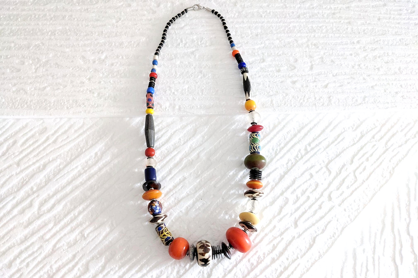 Colorful glass pearl necklace 