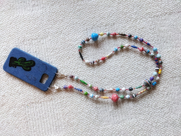 Handykette aus Papierperlen Paloma Kurz Pearls of Africa