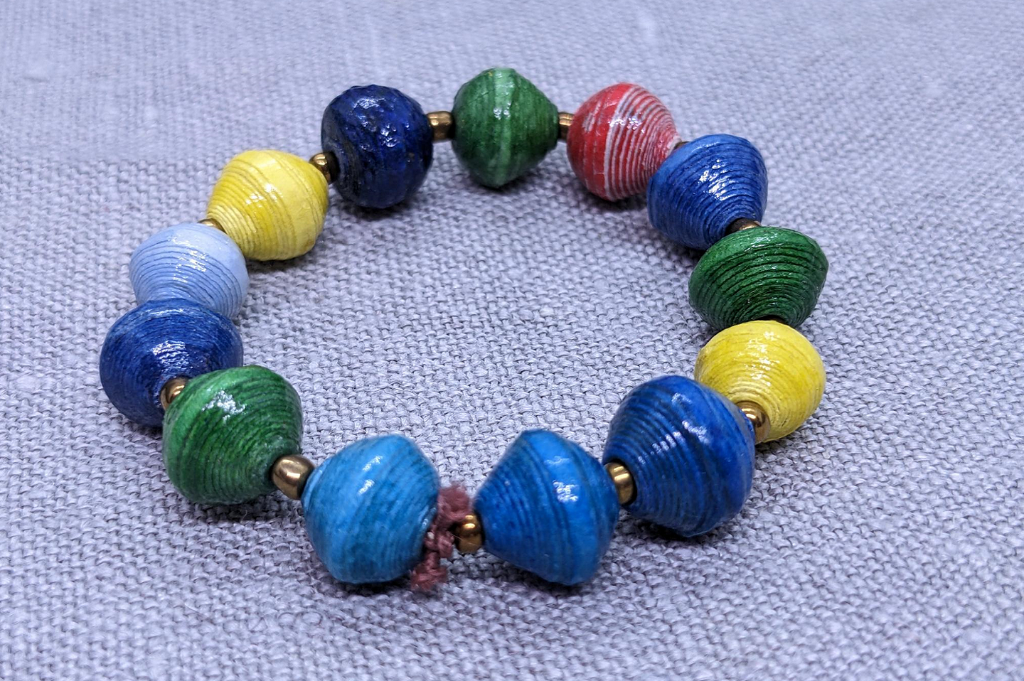 *New* Colorful children's bracelet made of paper beads 