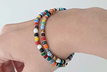 Lade das Bild in den Galerie-Viewer, Handgemachtes Glasperlen Schmuckset Fair Trade Uganda
