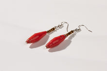 Load image into Gallery viewer, Paper pearl earrings &quot;Happy Lupita&quot;
