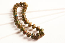 Load image into Gallery viewer, Short necklace with paper beads &quot;Mara&quot;
