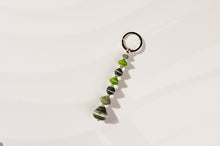 Lade das Bild in den Galerie-Viewer, Schlüsselanhänger Kumasi Pearls of Africa Grüne Farbe
