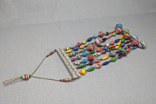 Load image into Gallery viewer, Fenster-/Wand-Dekoration aus Papierperlen Kurz Pearls of africa
