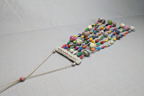 Fenster-/Wand-Dekoration aus Papierperlen Pearls of africa